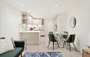 Knightsbridge Jive Holiday Home