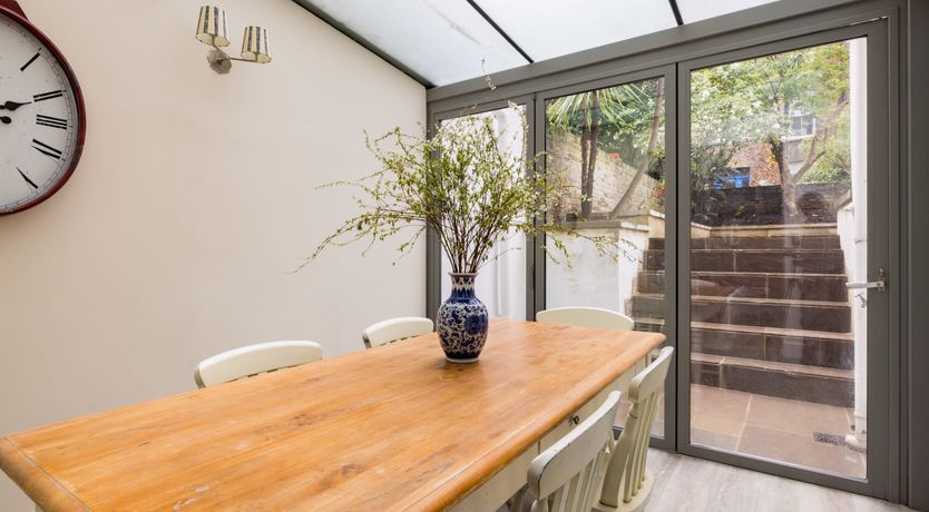 Photo of Earl's Retreat