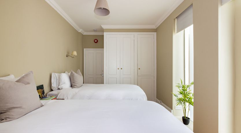 Photo of Earl's Retreat