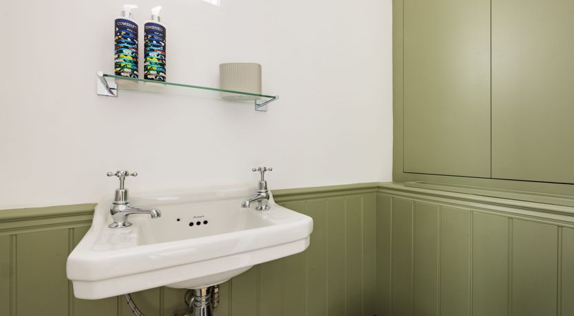 Photo of Earl's Retreat