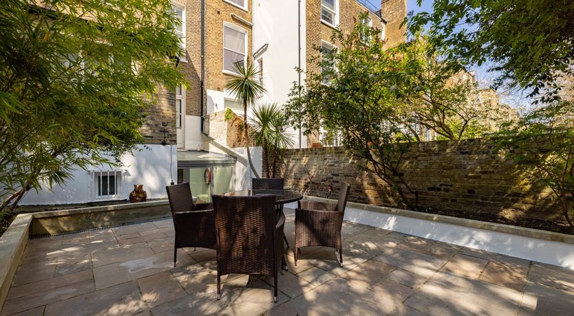 Photo of Earl's Retreat