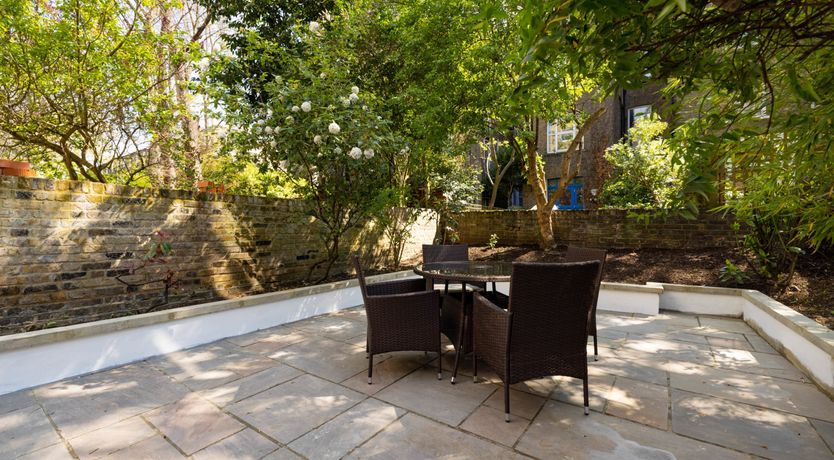 Photo of Earl's Retreat