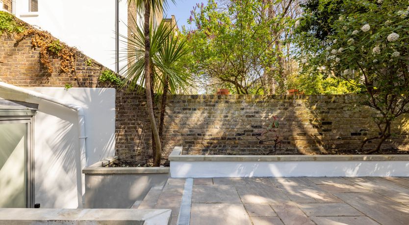 Photo of Earl's Retreat