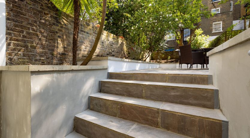 Photo of Earl's Retreat