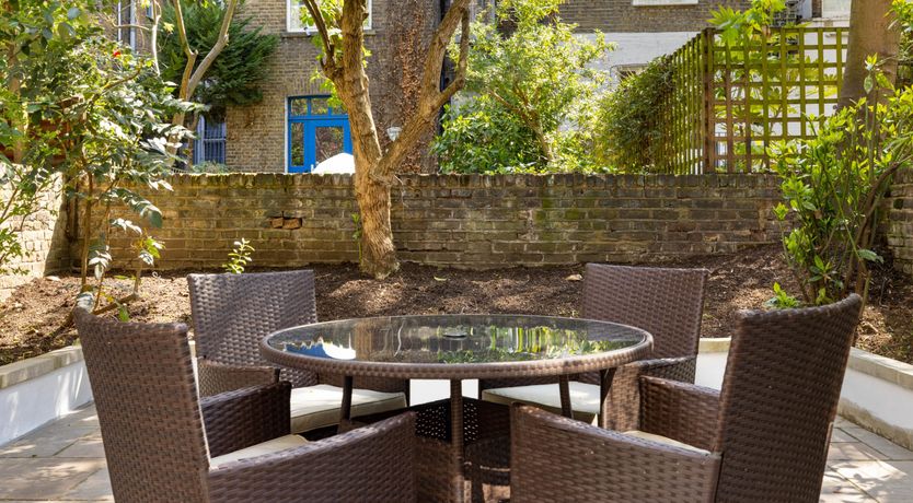 Photo of Earl's Retreat