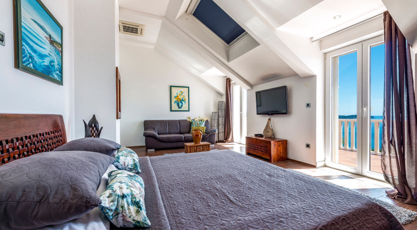 Photo of The Oyster Pearl