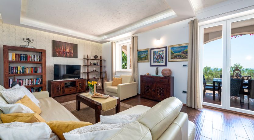 Photo of The Oyster Pearl