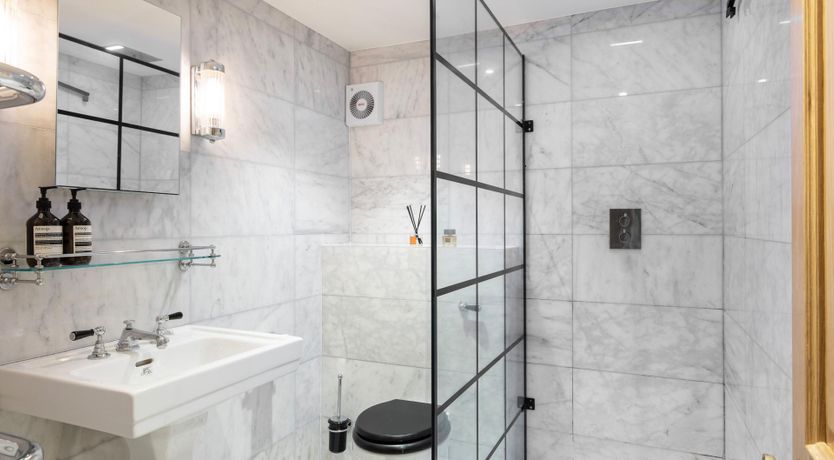 Photo of A Toast to London