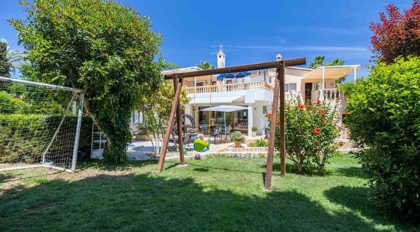 Photo of The Aquamarine Dolphin