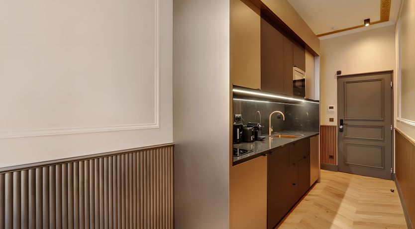 Photo of The Paris Poet