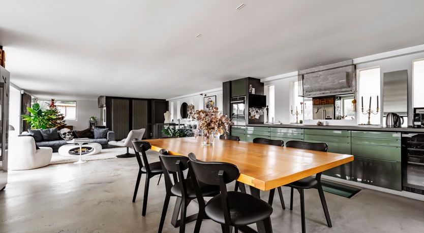 Photo of The French Twist