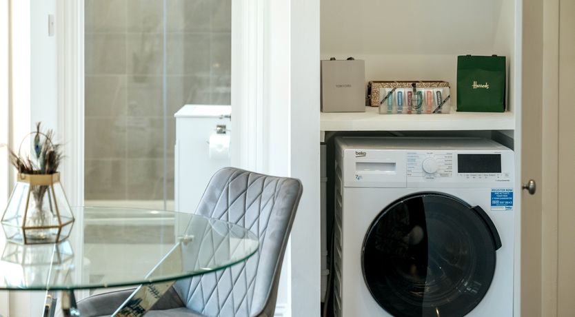 Photo of Earl's Charm