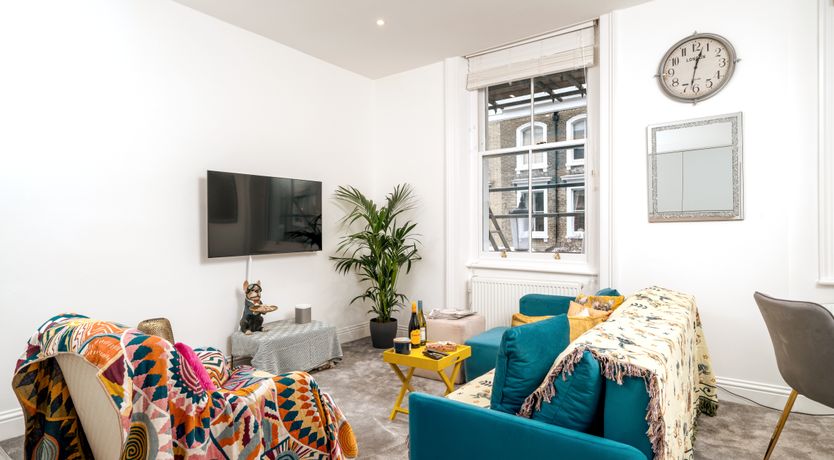 Photo of Earl's Charm