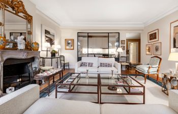 The Parisian Sophisticate Holiday Home