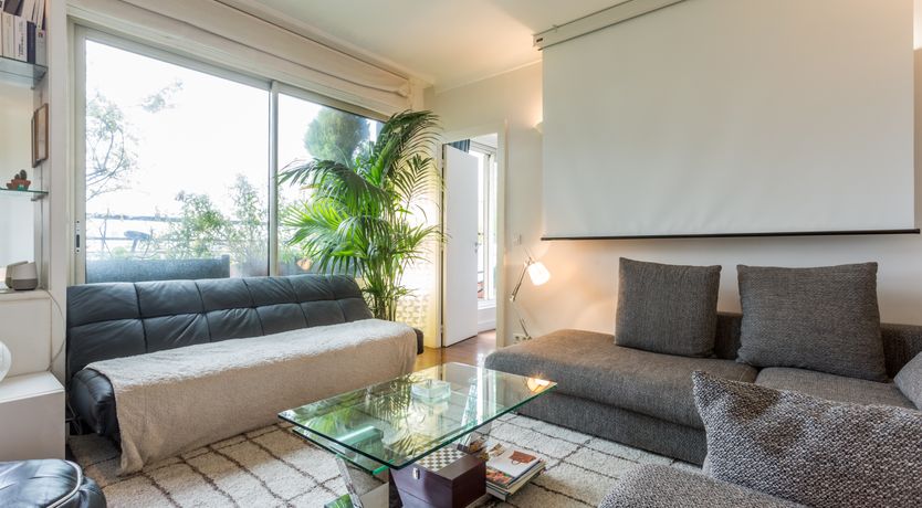 Photo of Parisian Grace