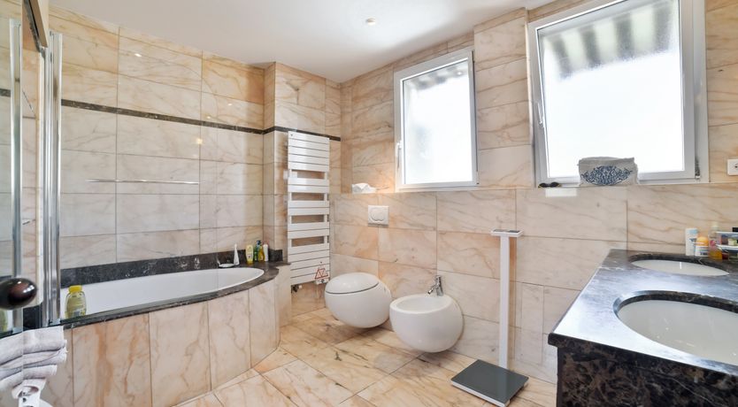 Photo of Parisian Grace