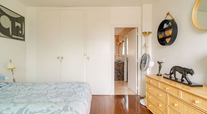 Photo of Parisian Grace