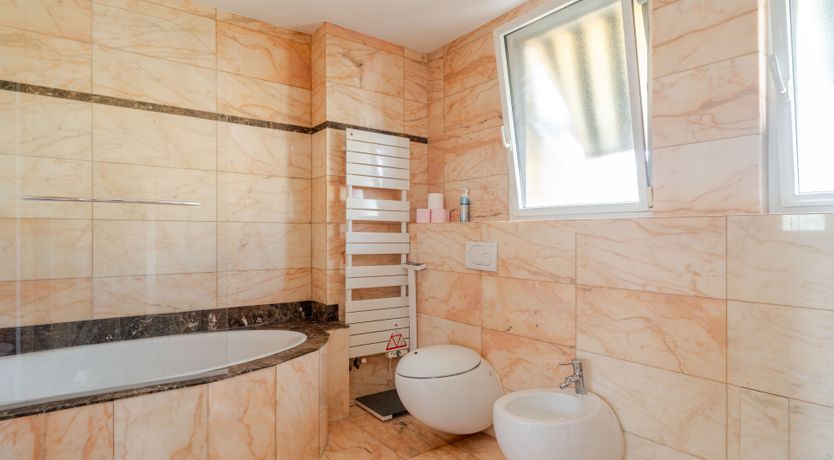 Photo of Parisian Grace