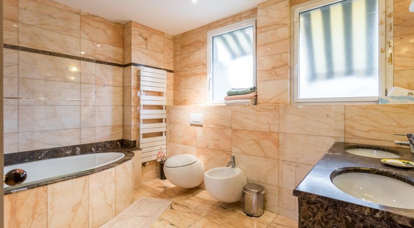 Photo of Parisian Grace