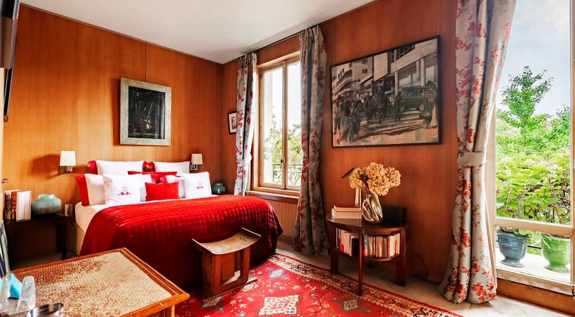 Photo of Parisian Grandeur