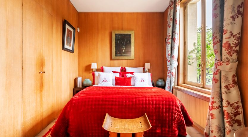 Photo of Parisian Grandeur