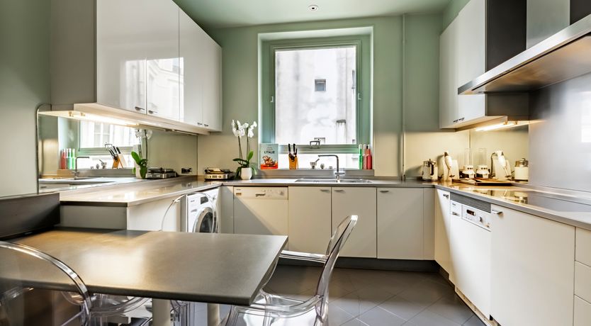 Photo of Parisian Grandeur