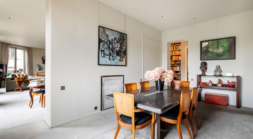 Photo of Parisian Grandeur