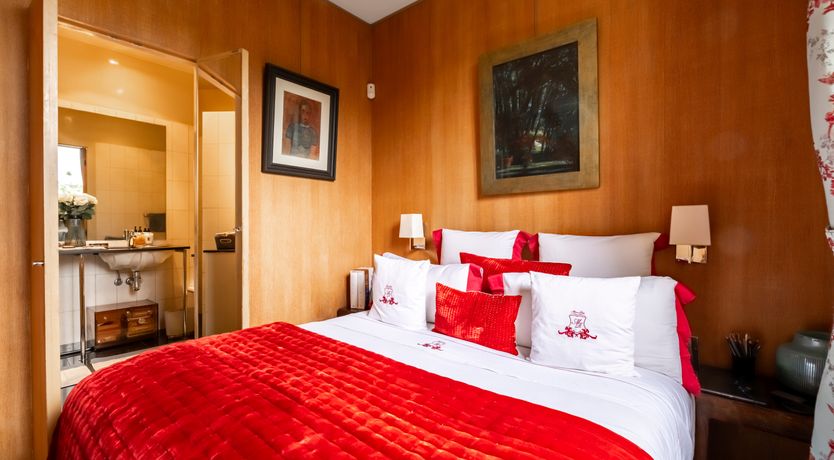 Photo of Parisian Grandeur