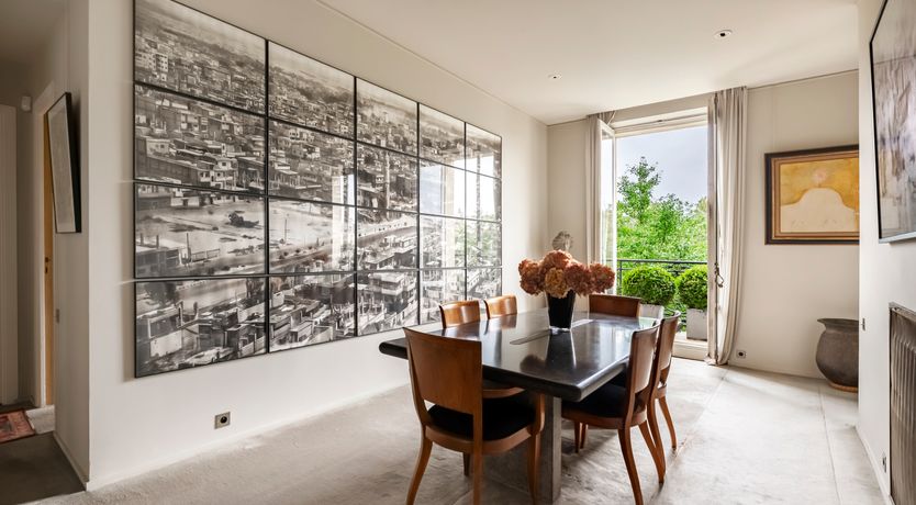 Photo of Parisian Grandeur