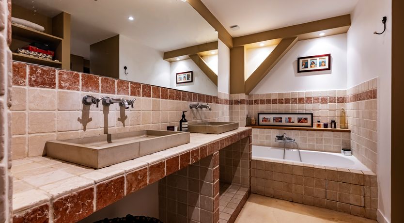 Photo of Master of Elegance