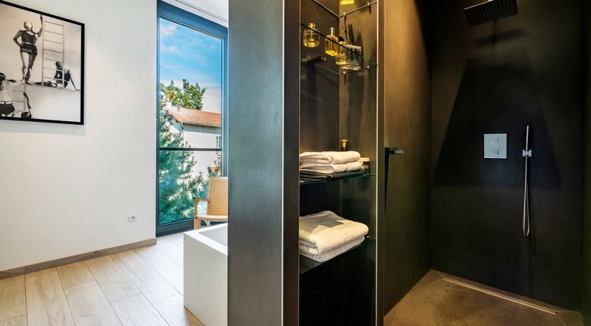 Photo of Riverside Residence