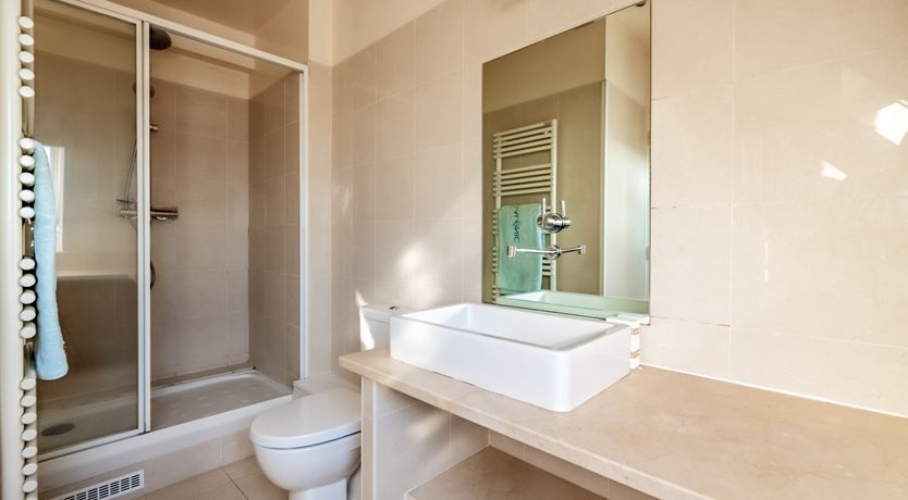 Photo of Sleek & Chic