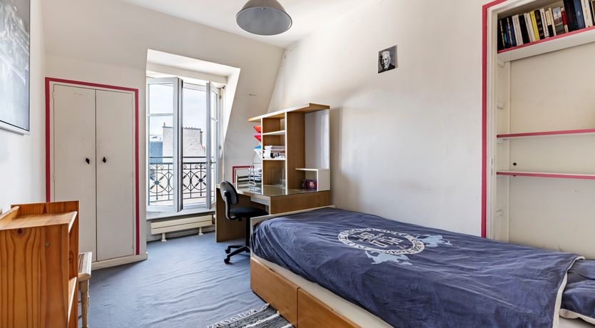 Photo of The Eiffel Outlook