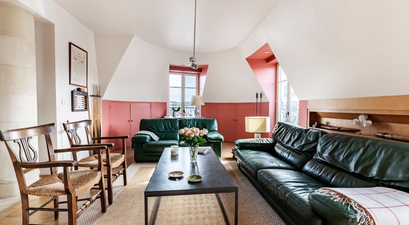 Photo of The Eiffel Outlook