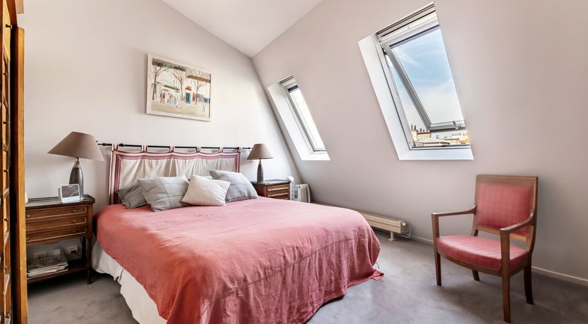 Photo of The Eiffel Outlook