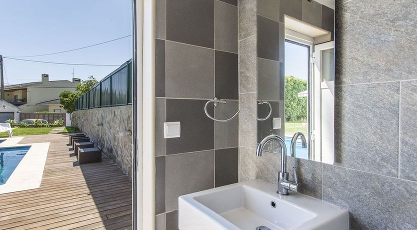 Photo of Caught By The Ocean