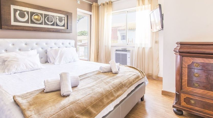 Photo of Caught By The Ocean