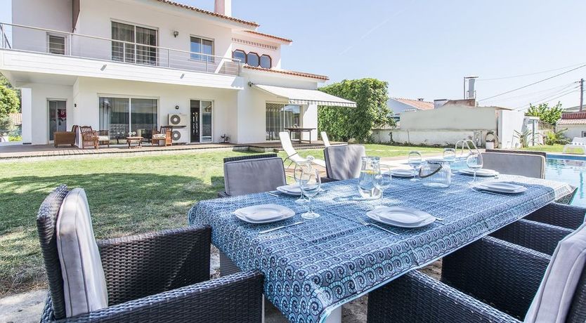 Photo of Caught By The Ocean