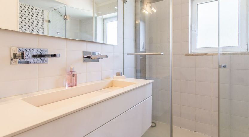 Photo of Caught By The Ocean