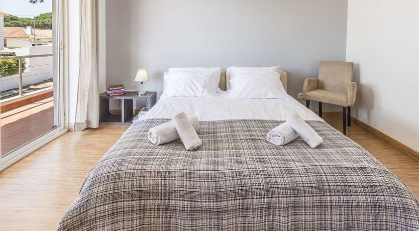 Photo of Caught By The Ocean