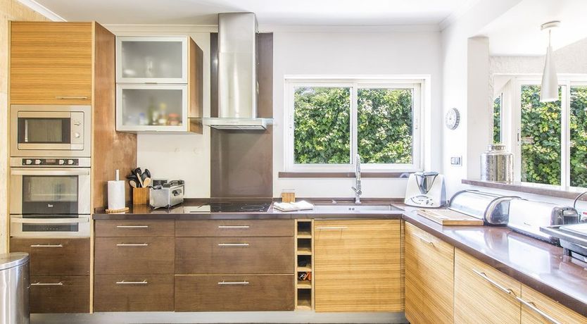 Photo of Caught By The Ocean