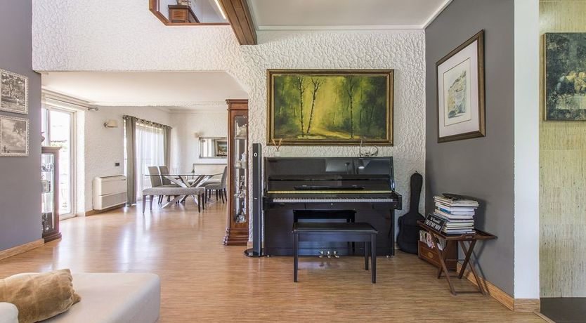 Photo of Caught By The Ocean