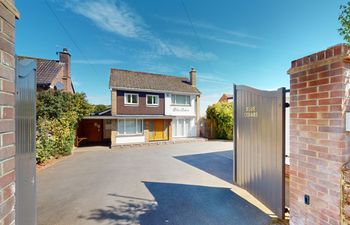 Blue Cedars, Minehead Holiday Home