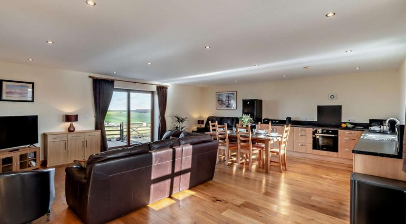 Photo of 3 Bed in Sunniside