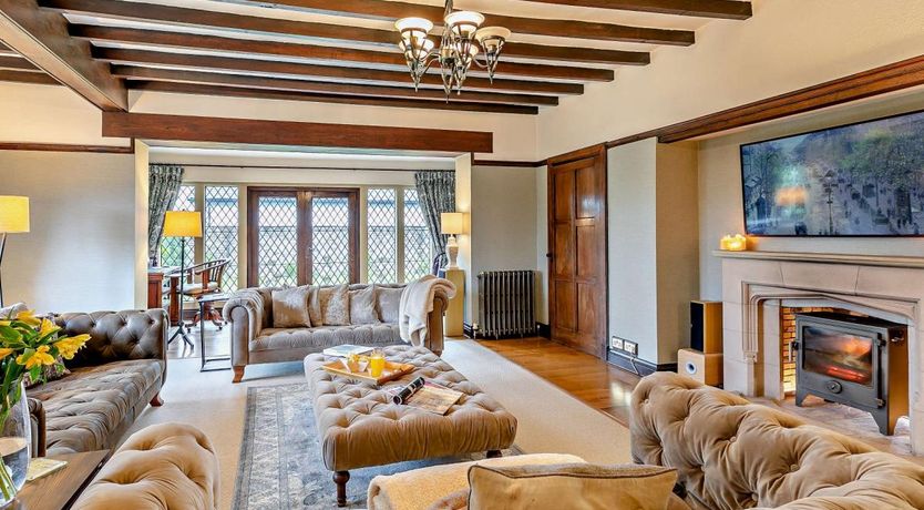 Photo of 6 Bed in Disley