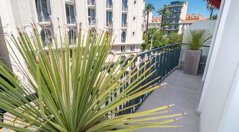 Photo of Riviera Chic