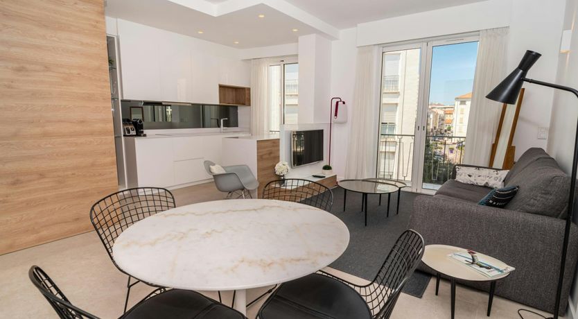 Photo of Riviera Chic