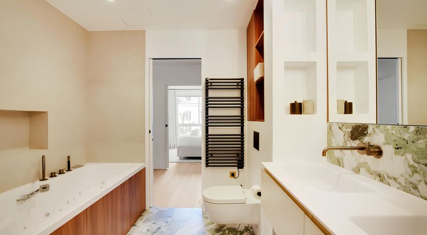 Photo of Parisian Beauty