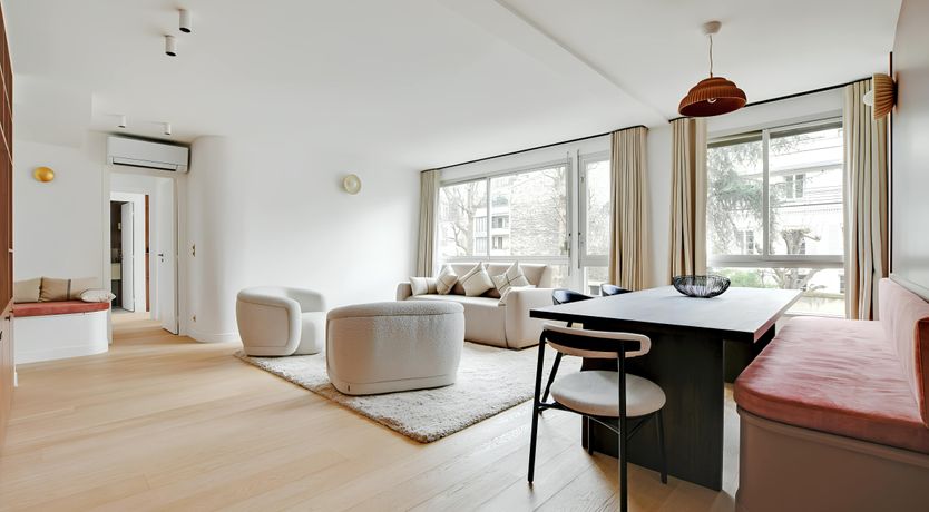 Photo of Parisian Beauty