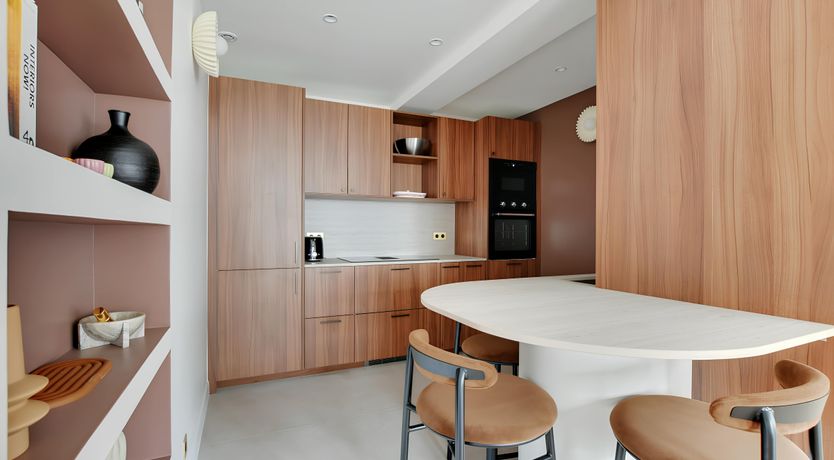 Photo of Parisian Beauty